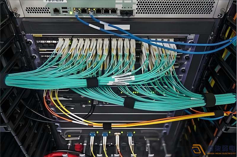 工廠PoE供電弱電系統，簡化布線提升運維效率